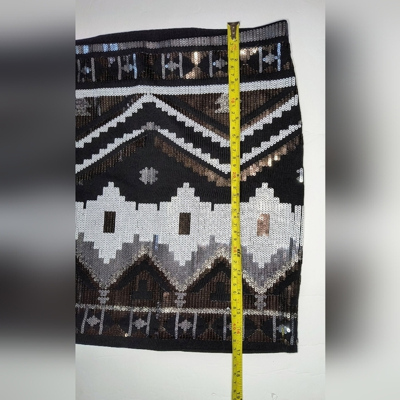 Express Black and White Sequin Metallic Aztec Tribal Stretchy Mini Skirt M NWT - Picture 8 of 9